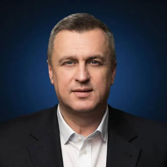 SNS predložila zákon, ktorý má riešiť ochranu pred zneužívaním AI