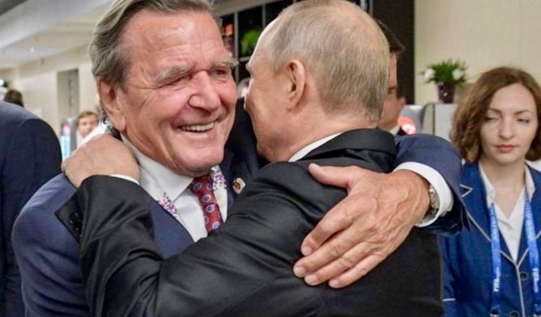 „Putin navrhol Schrödera ako vyjednávača EÚ“
